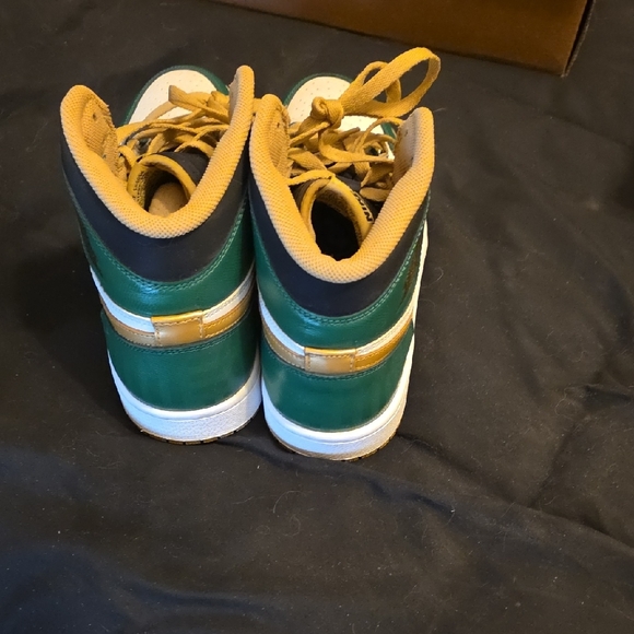 Nike High-Top Sneakers in Green, White & Gold - Picture 4 of 4